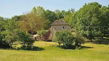 Дом отдыха De Combarel *