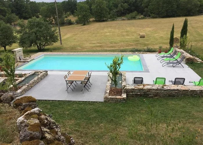 De Combarel Nyaraló *