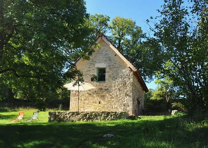 De Combarel Nyaraló *